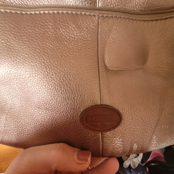Fossil Morgan Metallic Gold Traveler Crossbody - Picture 3 of 6